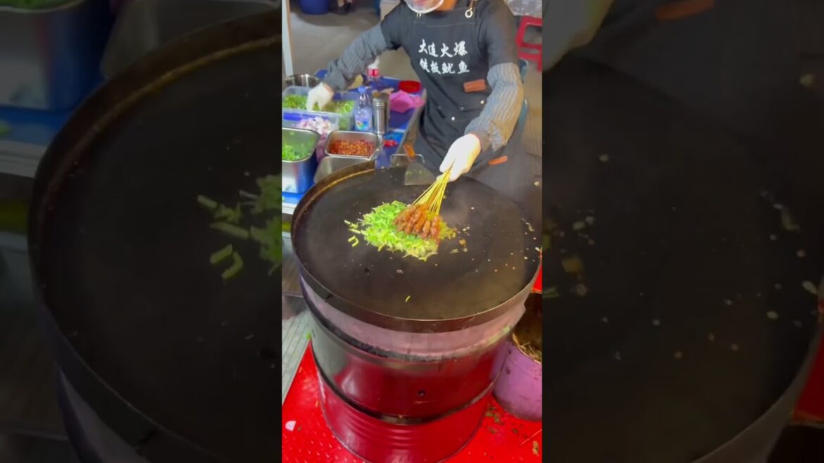 明明知道烈火牛肉的份量很少，但還是忍不住想吃 #shorts #streetfood #chinastreetfood #chinafood #牛肉 #牛肉料理