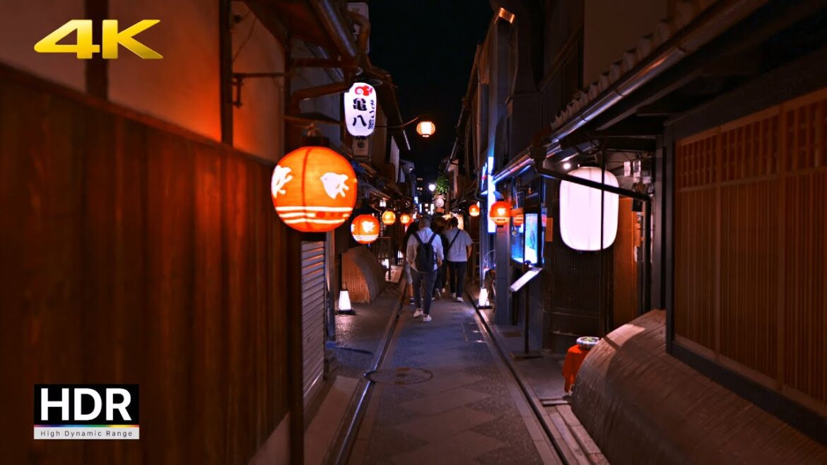 Night Walk in Kyoto's Pontocho Alley [4K HDR]