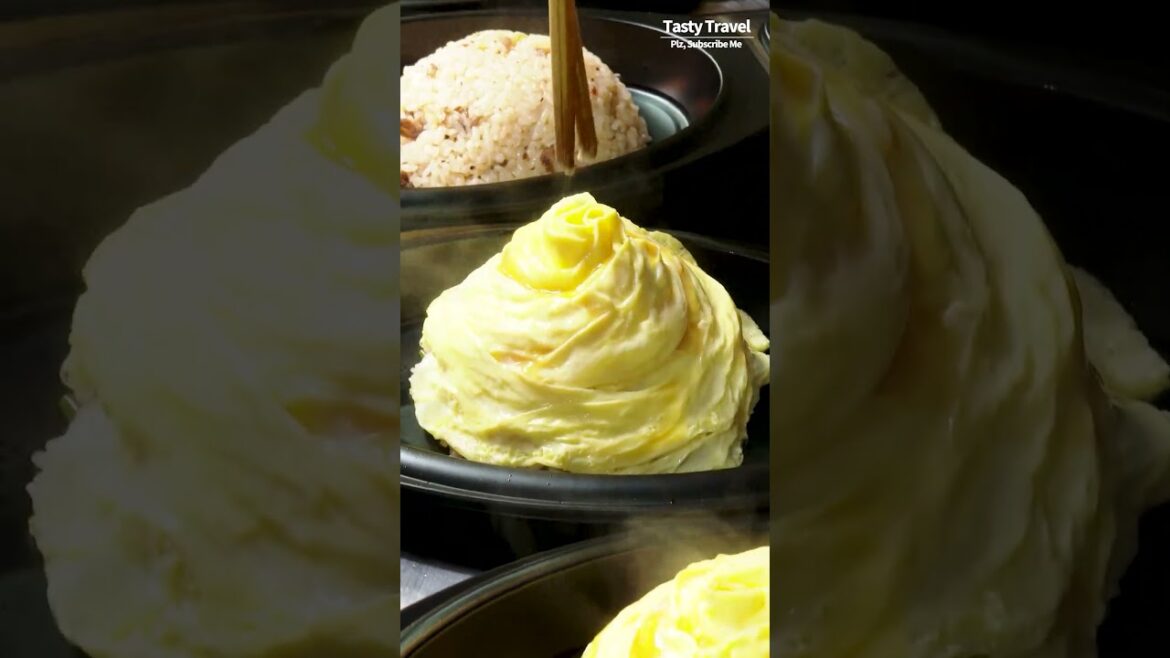 주문 폭주! 대량생산 돈까스 회오리 오무라이스 도시락, Amazing Tornado omelette lunch box made in bulk, Korean street food 주문 폭주! 대량생산 돈까스 회오리 오무라이스 도시락, Amazing Tornado omelette lunch box made in bulk, Korean street food