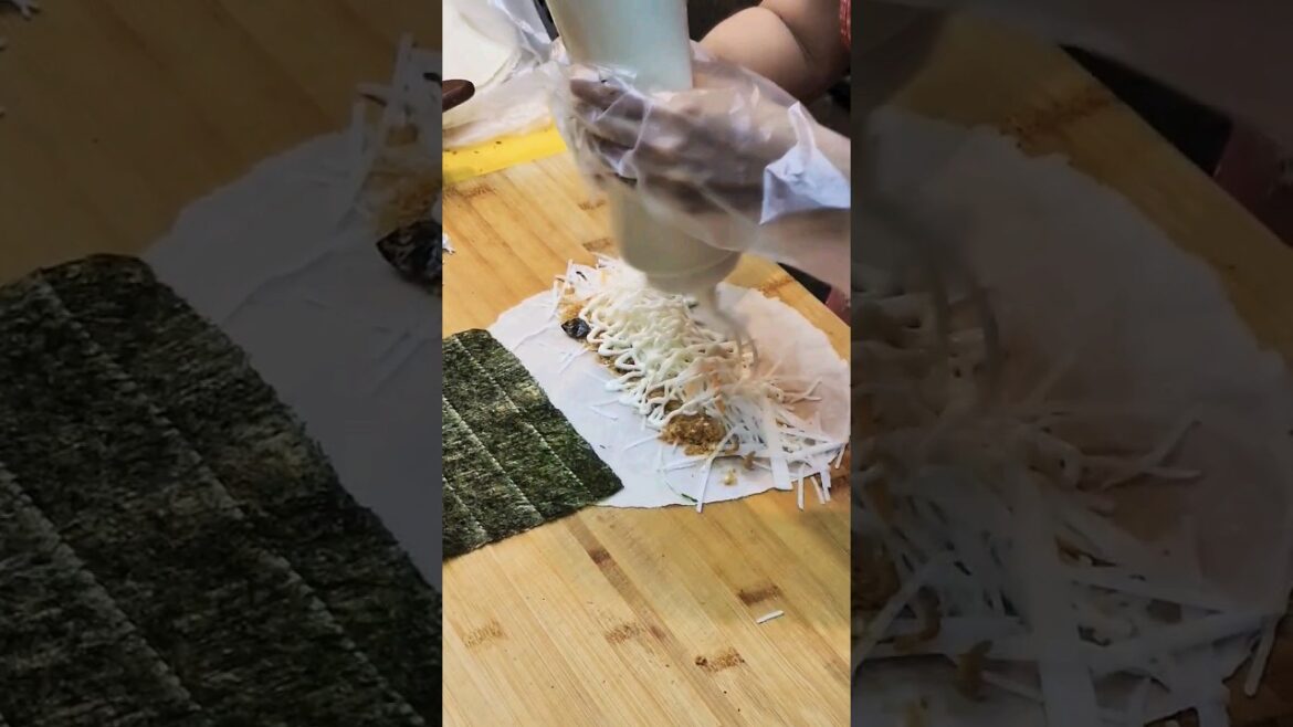 Street Food Japanese Popiah #shorts #shortsfeed #youtubeshorts #streetfood #malaysia #indonesia