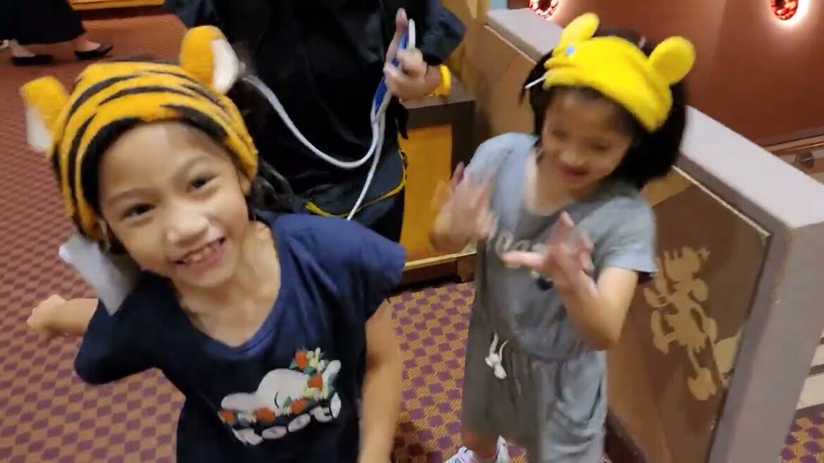 在tokyo disneyland hotel 附近晚上走走(東京迪士尼樂園大飯店)