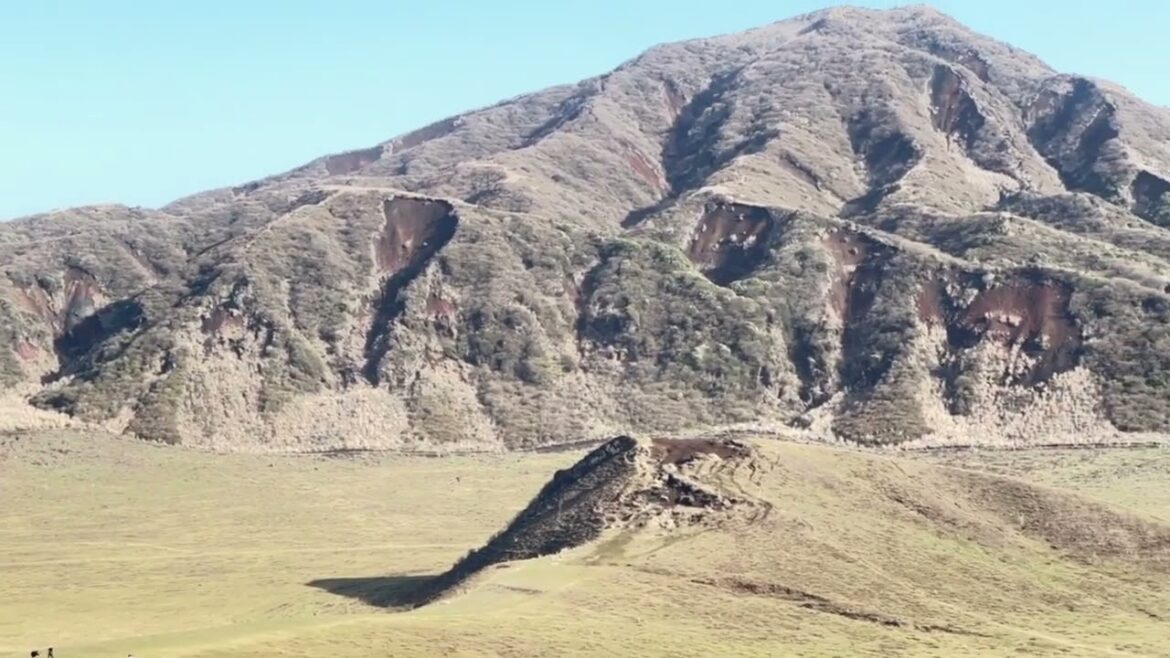 Ep.6 Aso Nakadake, Kusasenri Observatory, Aso Skyline, Kabutoiwa Scenic Overlook, Nabegataki Falls