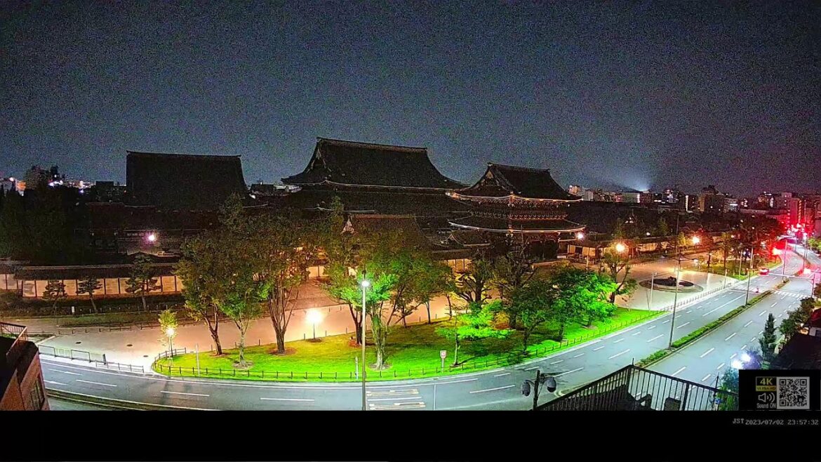 京都ライブカメラ 東本願寺 (KYOTO JAPAN LIVE CAMERA) 森信三郎商舗から生中継 即時影像 紅葉 livecam 銀杏 2023/07/02 12:00～