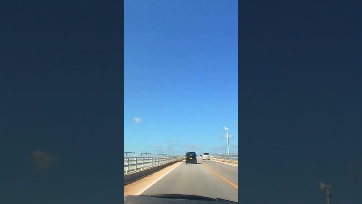 【宮古島ドライブ】絶景！の伊良部大橋を渡ってみた先に在るモノは？・・・ #shorts