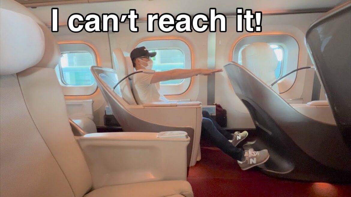 Shinkansen first class! What an elegant journey! "Hayabusa" Gran Class. to Tokyo. solo travel Japan