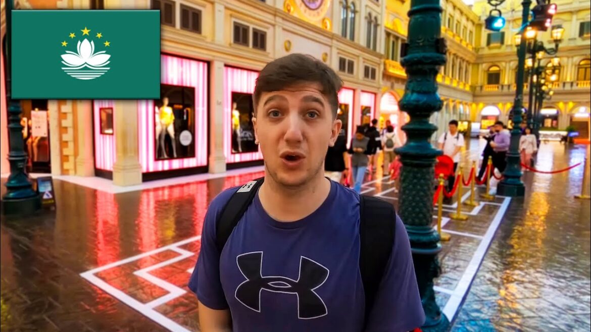Macau at Night is INCREDIBLE! | Exploring the Streets & World's Biggest Casino 🇲🇴