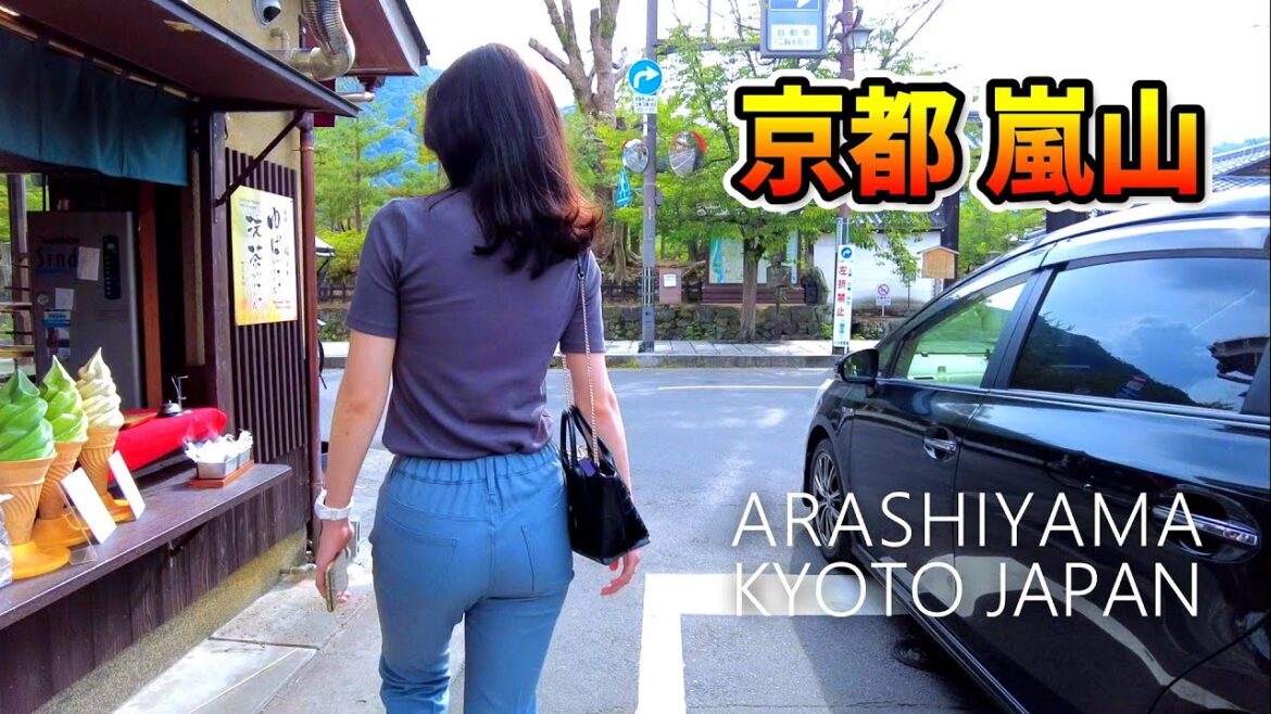 【京都】観光客に混じって嵐山を散歩！活気ある賑わいを感じるウォーキングツアー 【 嵐電嵐山はんなりほっこりスクエア】【渡月橋 】【 嵐山公園】