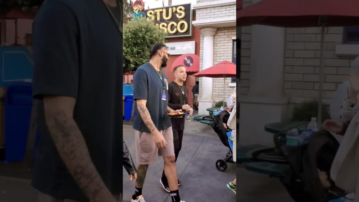 ANTHONY DAVIS & FaZe Swagg at Universal Studios Hollywood #Shorts #UniversalStudios #Lakers #FaZe