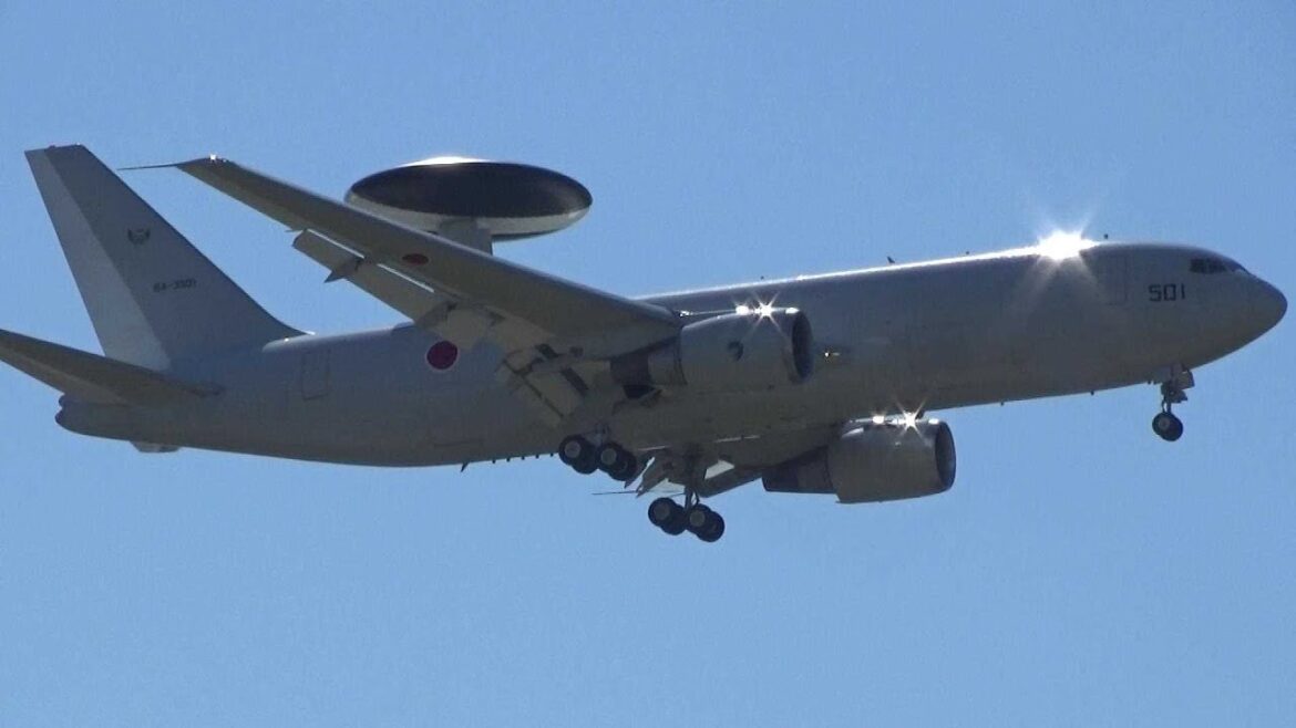 JASDF E-767 AWACS at Air Festa Hamamatsu 2014 / エアフェスタ浜松2014のE-767