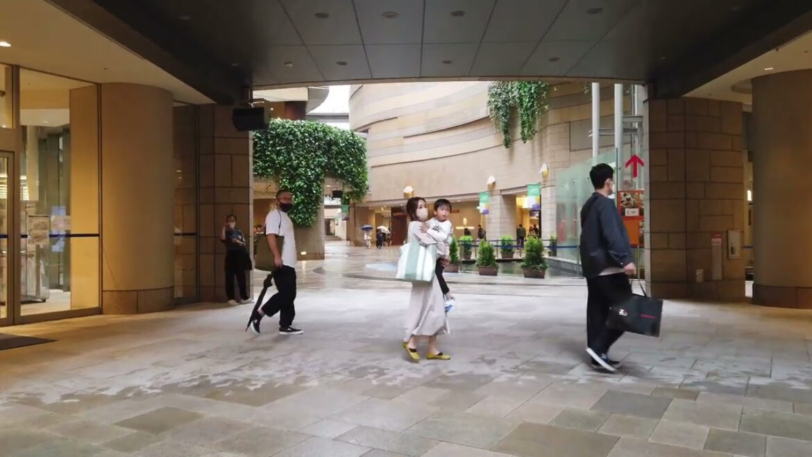 5 minute walk from Hotel Keihan to Namba Station | Walking Tour | Osaka, Japan 5 minute walk from Hotel Keihan to Namba Station | Walking Tour | Osaka, Japan