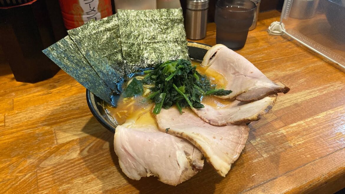 Incredible Iekei Tonkotsu-Shoyu Ramen at Suehiroya in Yokohama Incredible Iekei Tonkotsu-Shoyu Ramen at Suehiroya in Yokohama