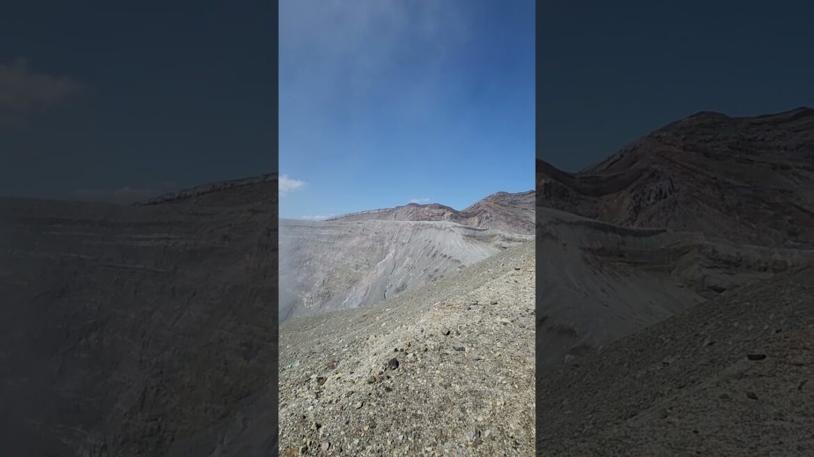 Japan Kumamoto Aso Mt.Aso Volcano Crater(일본 구마모토 아소산 칼데라 분화구 화산가스 분출 /熊本 阿蘇  阿蘇山 火山 カルデラ クレーター)