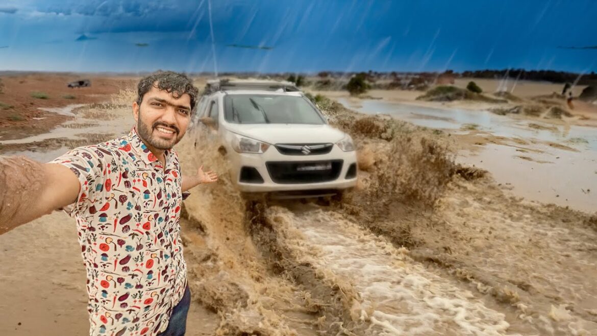 Ganv me Itni Barish 🌧  Gadi se off road ho gya 😄😁
