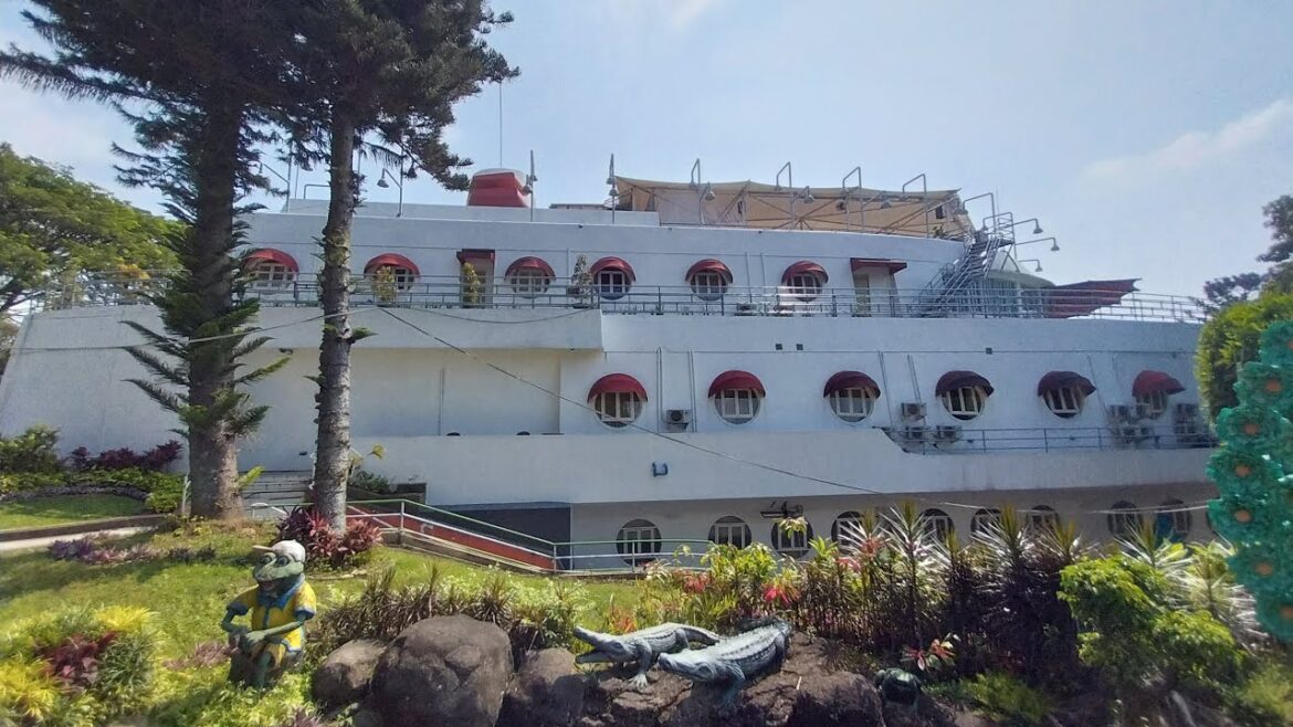 Kapal Garden Hotel : Hotel Berbentuk Kapal di Malang!