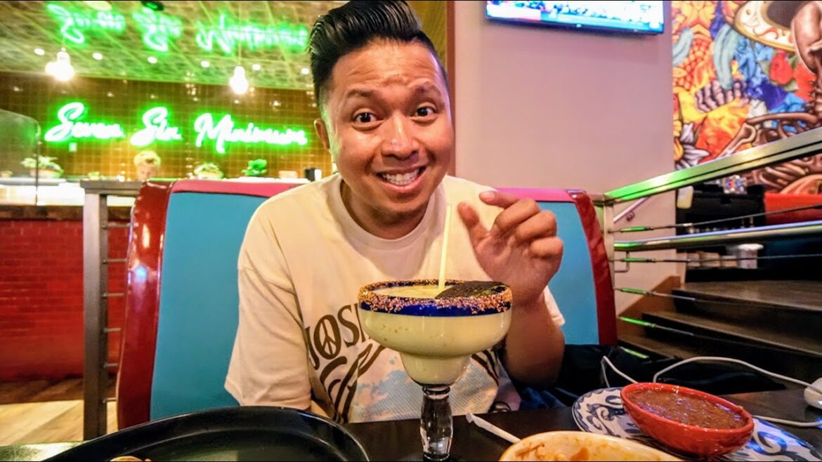 A RANDOM Las Vegas Strip Food Tour! A RANDOM Las Vegas Strip Food Tour!