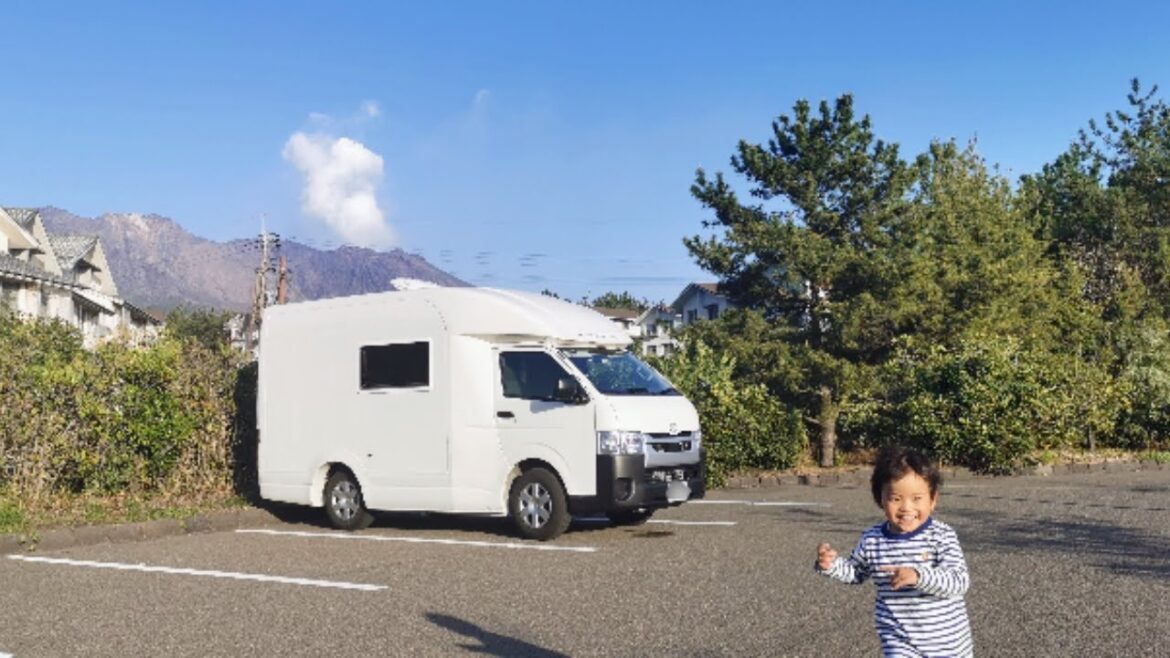 桜島噴火を目撃!初めての火山に2歳息子共々家族全員釘付けに…!【鹿児島旅vlog】 桜島噴火を目撃!初めての火山に2歳息子共々家族全員釘付けに…!【鹿児島旅vlog】