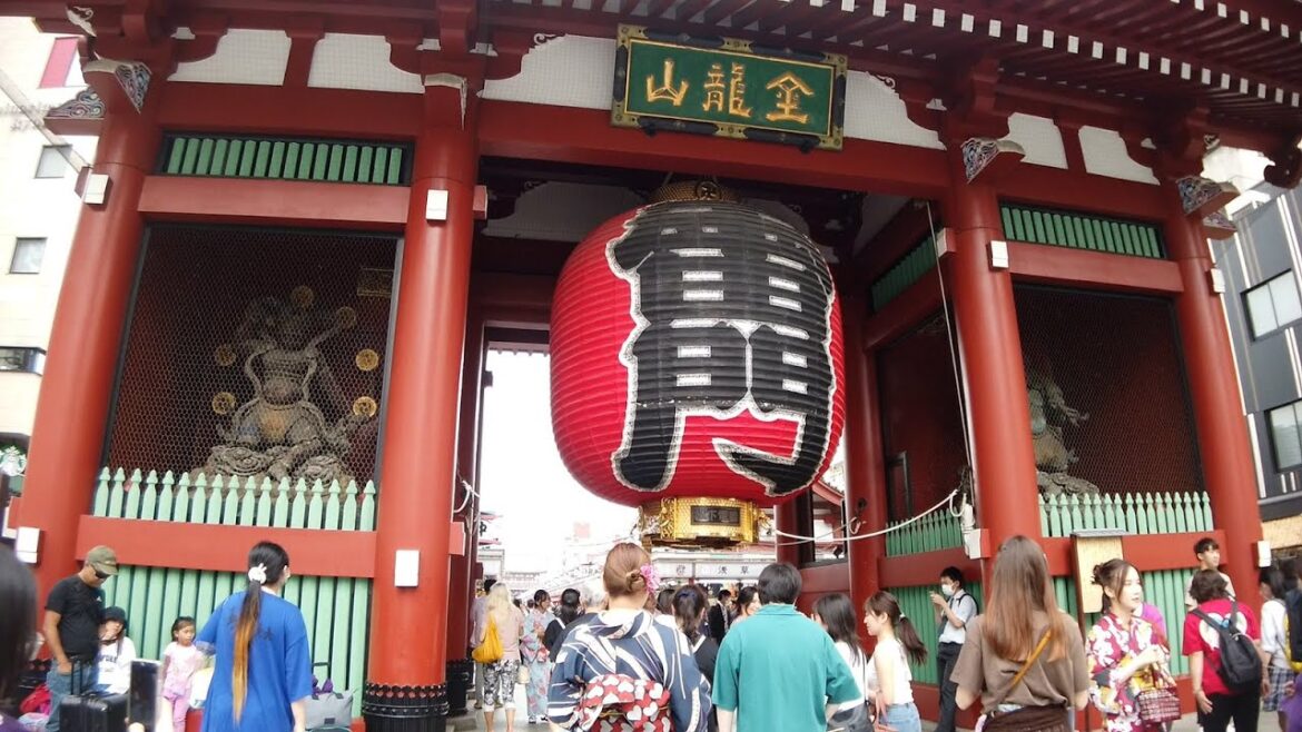 Asakusa to Sky Tree, Tokyo - Sensoji Temple/Kaminarimon/Nakamise Street/Rickshaw/Yukata/Sky tree