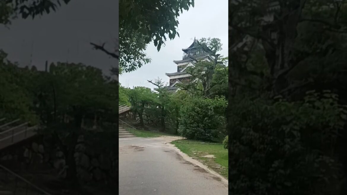 My first stop off Hiroshima's Meipurupu Sightseeing Bus, covered by JRPass was the Hiroshima Castle.