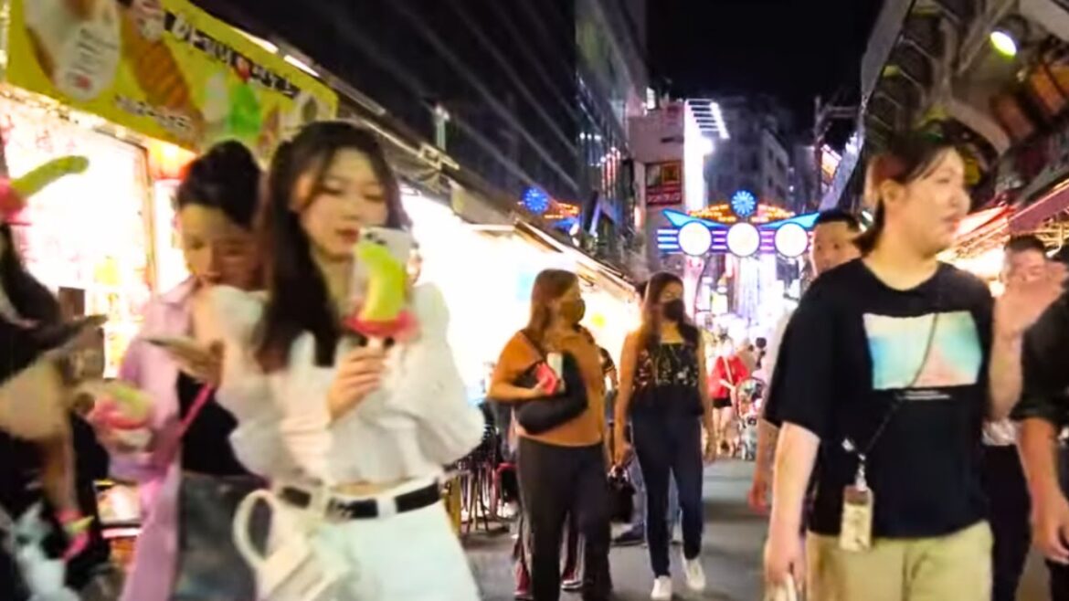 Ueno in Tokyo. Enjoy drinking at night 2023　上野・夜散歩 4k vitual walk