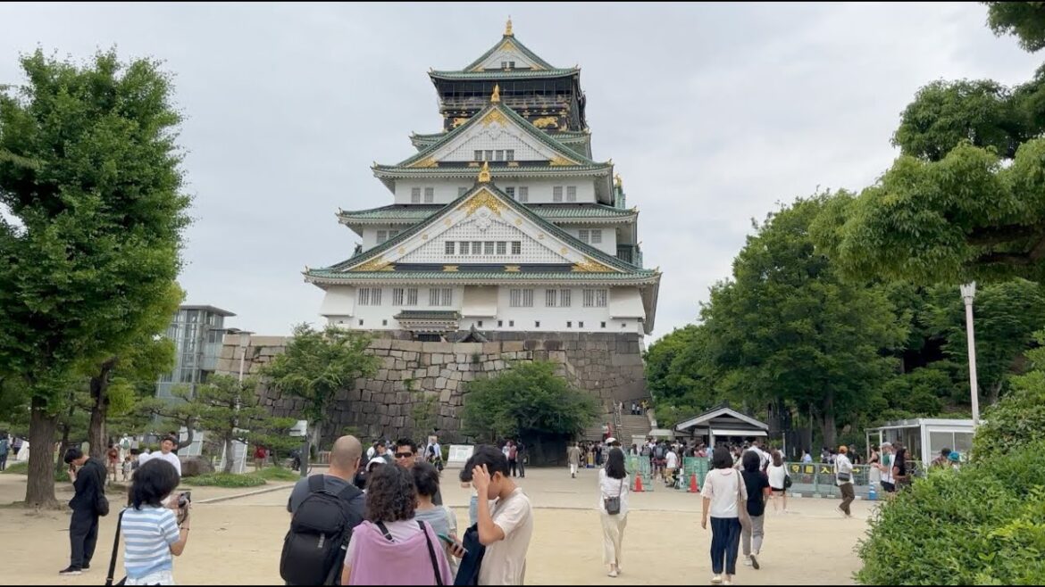 Visiting Japan's Famous OSAKA CASTLE
