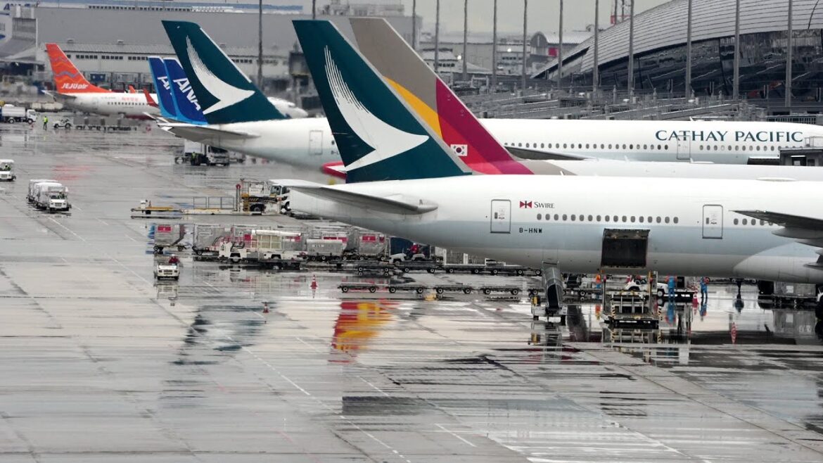 Osaka Kansai Airport Japan with Tower & Pilot ATC Osaka Kansai Airport Japan with Tower & Pilot ATC