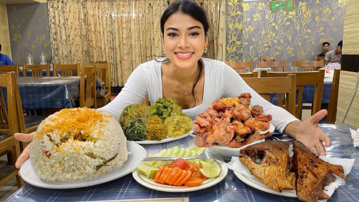 BEST FOOD IN COX'S BAZAR! - BUDGET BANGLA RESTAURANT | BANGLADESH FOOD VLOG 🇧🇩