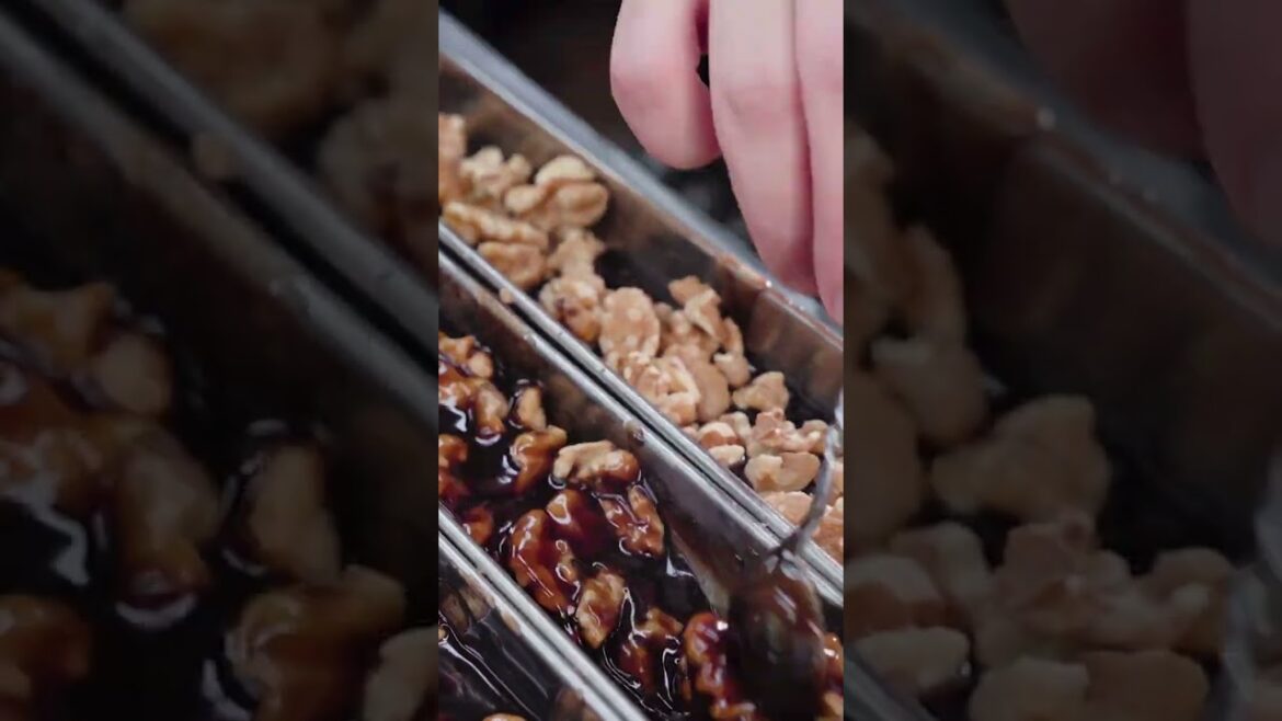 Here's how yokan wagashi is made in Japan. #kyogashi #Japan #desserts