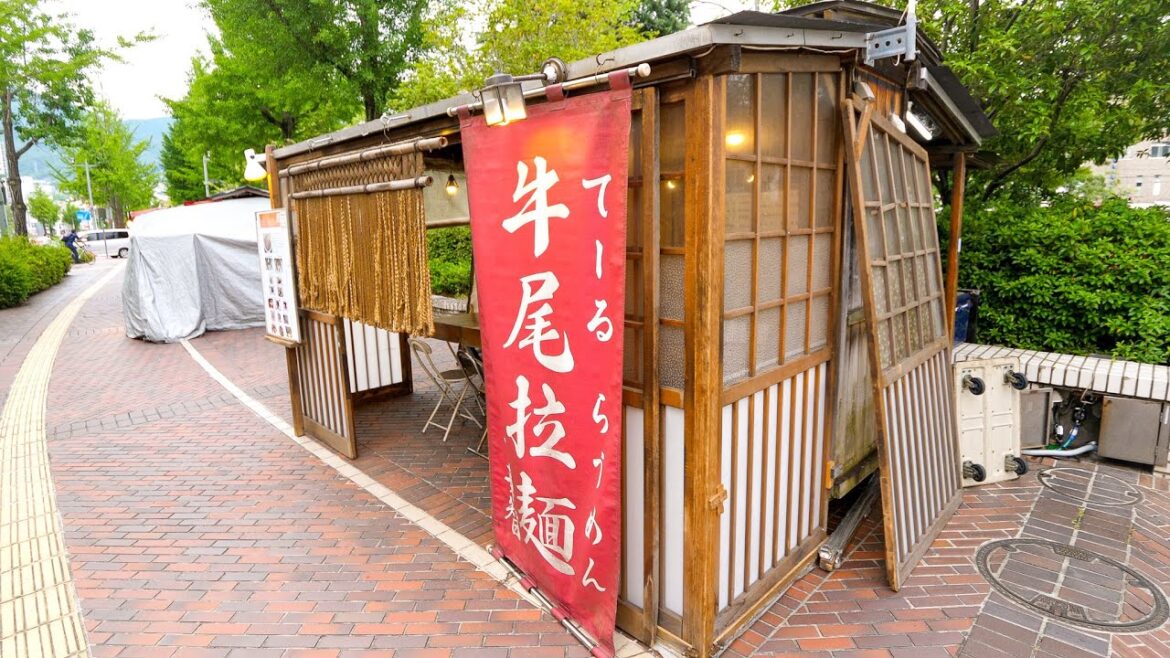 広島）屋台を２時間で作り上げるワンオペ鉄人店主の屋台ラーメンに密着丨Japanese Street Food