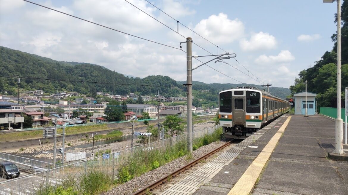 【吾妻線】大前行き到着＠万座・鹿沢口駅 Agatsuma line for Oh-mae arriving at Manza&kazawa-guchi sta Gumma pref Japan;⁠)