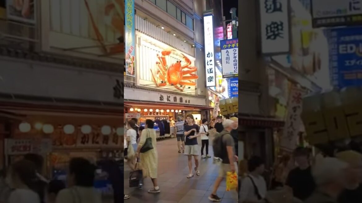 Japan Osaka  -  Iconic Crab Restaurant 🇯🇵🦀 #japan #crab #osaka