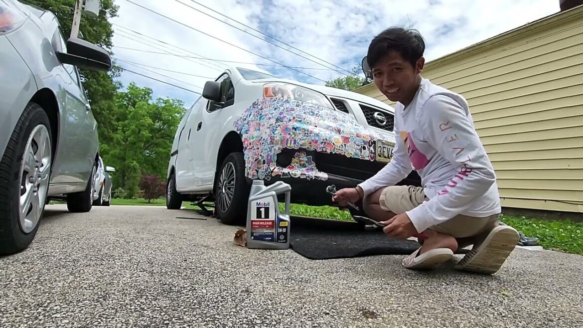 ganti oli sendiri sebelum Keliling Amerika lagi dengan Campervan