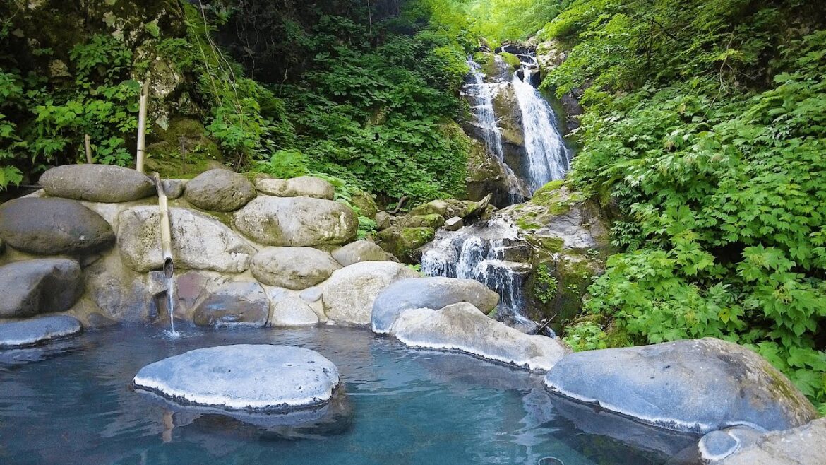 Staying at a Japanese Onsen Ryokan with a Beautiful Waterfall Outdoor Bath | Azumaya