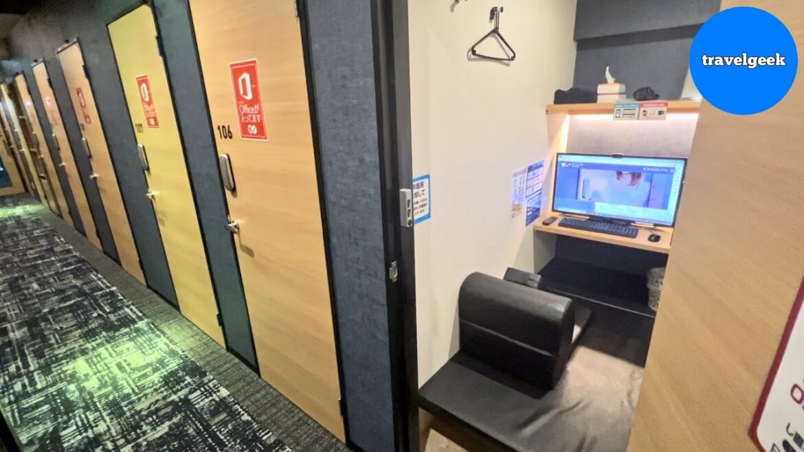 Overnight Stay in Japan's Internet Cafe Capsule Room | Bb Cafe Shin-Osaka