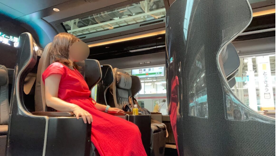 ”Saphir Odoriko" premium green seat  /JR east The most popular train