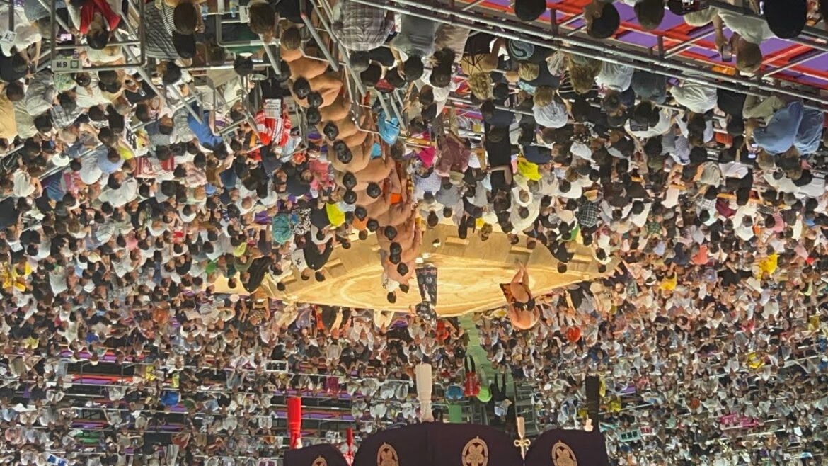 Experience the Thrill of Nagoya's Sumo Wrestling Scene Like Never Before!