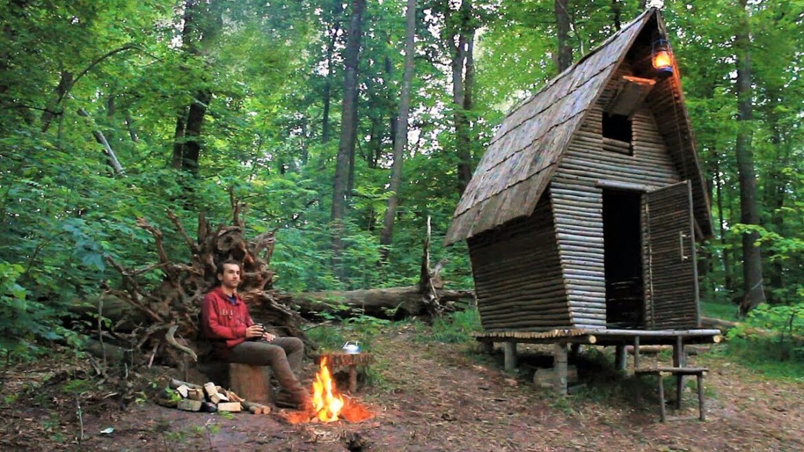 Building Bushcraft Cabin in the Woods from Start to Finish. Roasting Сhicken, Life Off Grid
