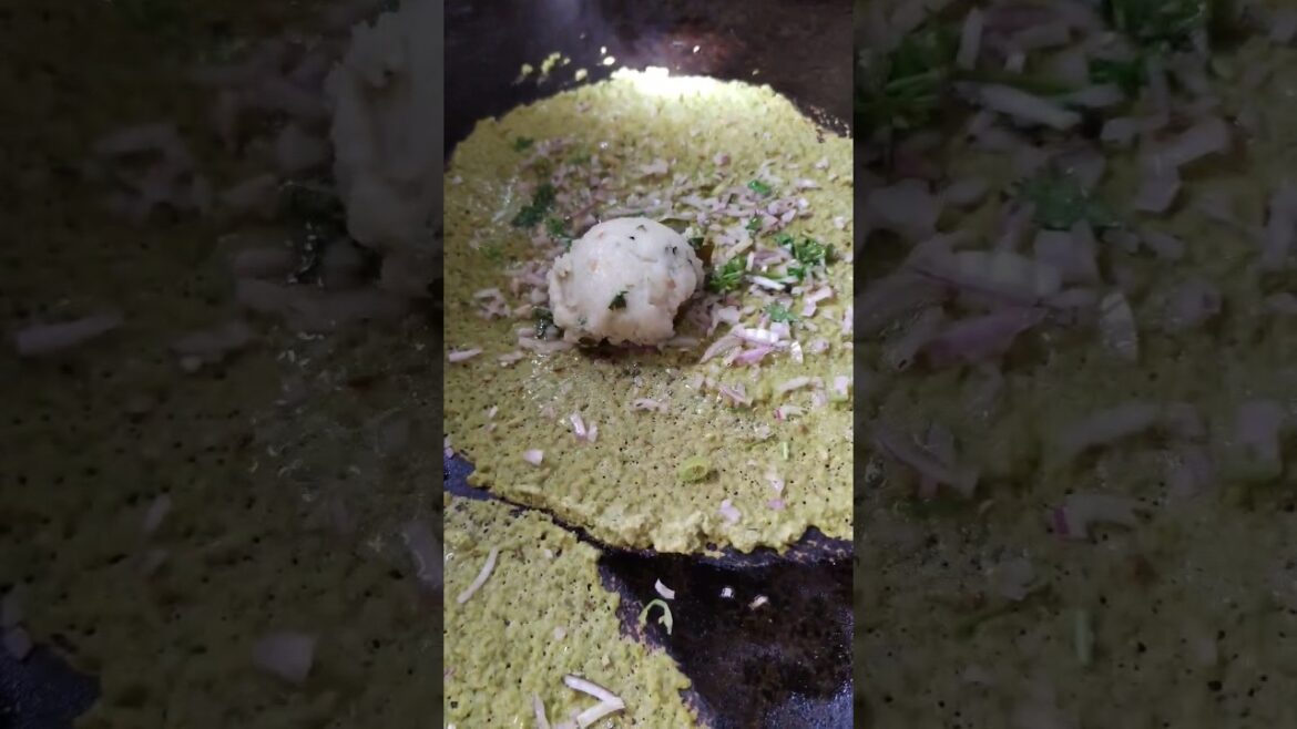 Pesarattu Upma Lovers | Todays Breakfast dosa 🤤| rainy day|Calories 🤔| Shankar Vilas Tanuku #shorts Pesarattu Upma Lovers | Todays Breakfast dosa 🤤| rainy day|Calories 🤔| Shankar Vilas Tanuku #shorts