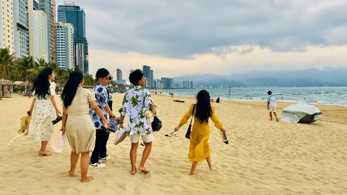 【🇻🇳 4K】Vietnam Walking Tour - Da Nang Beach at Afternoon 🏖