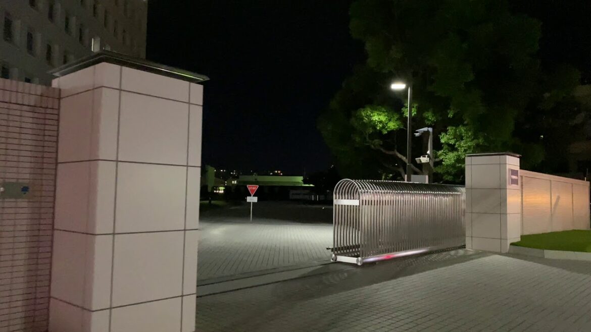 Visiting Nintendo Headquarters in Kyoto, Japan (with commentary as well as atmosphere) Visiting Nintendo Headquarters in Kyoto, Japan (with commentary as well as atmosphere)