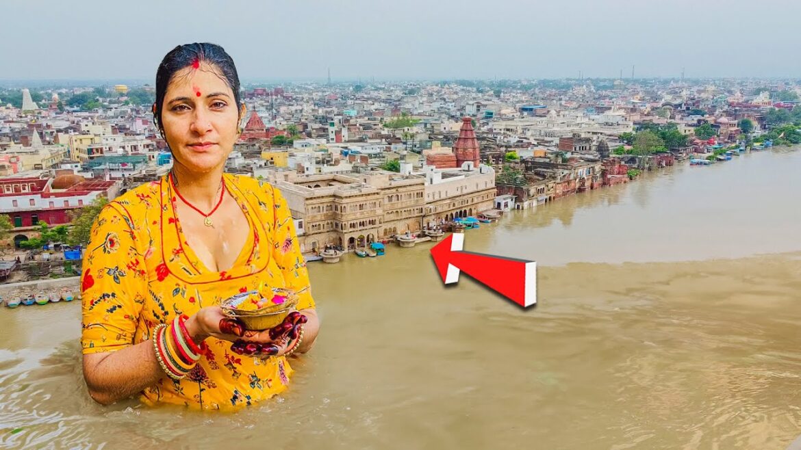 वृन्दावन यमुना जी में स्नान किया ! 😨 Bathing at kesi ghat, Boating in varindavan || UP EP-04 वृन्दावन यमुना जी में स्नान किया ! 😨 Bathing at kesi ghat, Boating in varindavan || UP EP-04