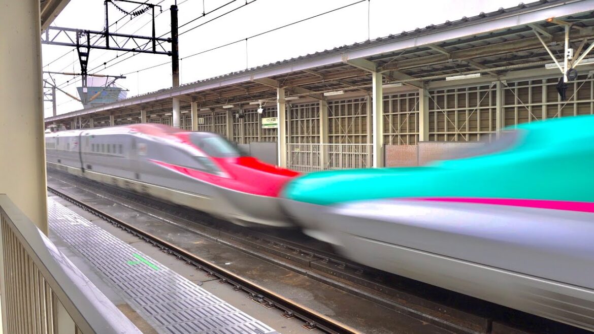 Japan’s Fastest Bullet Train Running in the Snow