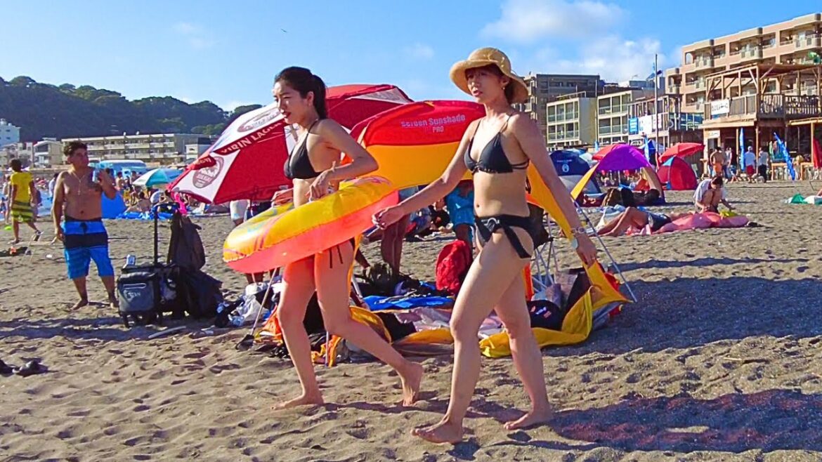 A Super popular Japanese beach just near Tokyo