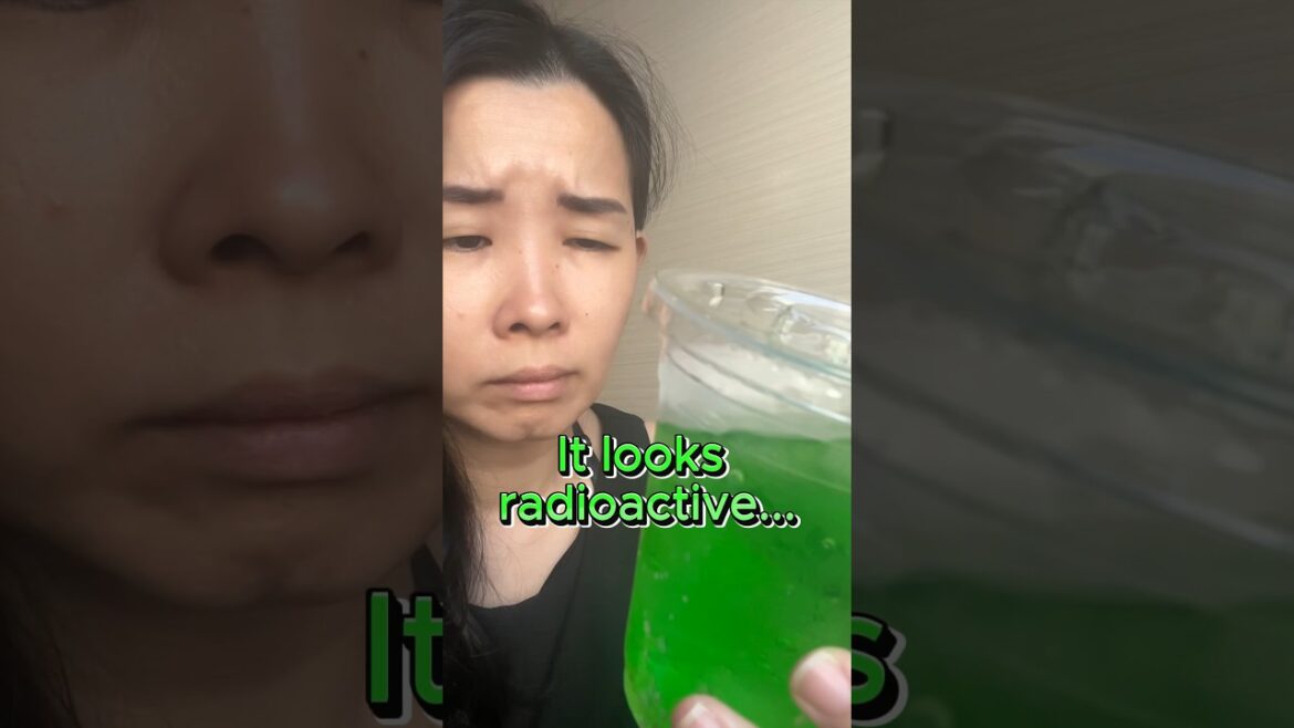 Solo Travel Vlog- What I Ate in Japan: Mos Burger Japan 日本 九州 福岡 #shorts  4/5