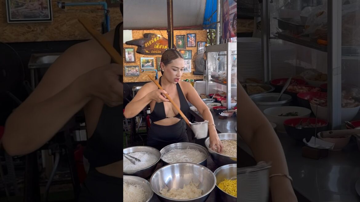 Thai Noodle With Seafood