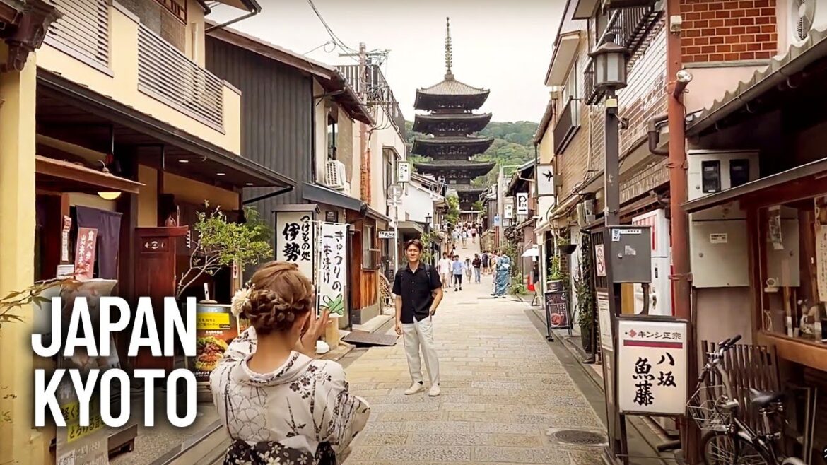 Japan Kyoto’s Most Beautiful Street Walking Tour – Sannenzaka Sannen-zaka (三年坂) Japan Kyoto’s Most Beautiful Street Walking Tour - Sannenzaka Sannen-zaka (三年坂)