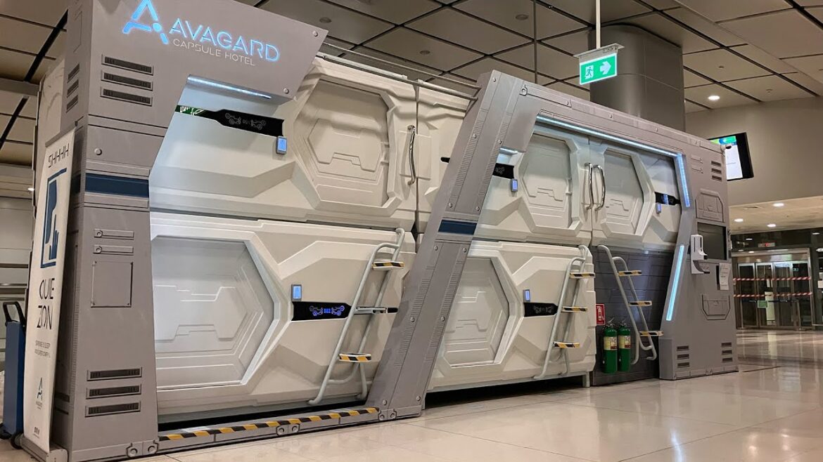 AIRPORT CAPSULE HOTEL (sleeping in the Bangkok airport)