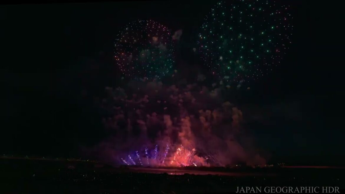 8K HDR 新潟 長岡の花火 全編 3尺玉の大迫力  32bit録音 Niigata,Fireworks at Nagaoka,Full Program,Huge 3 feeters
