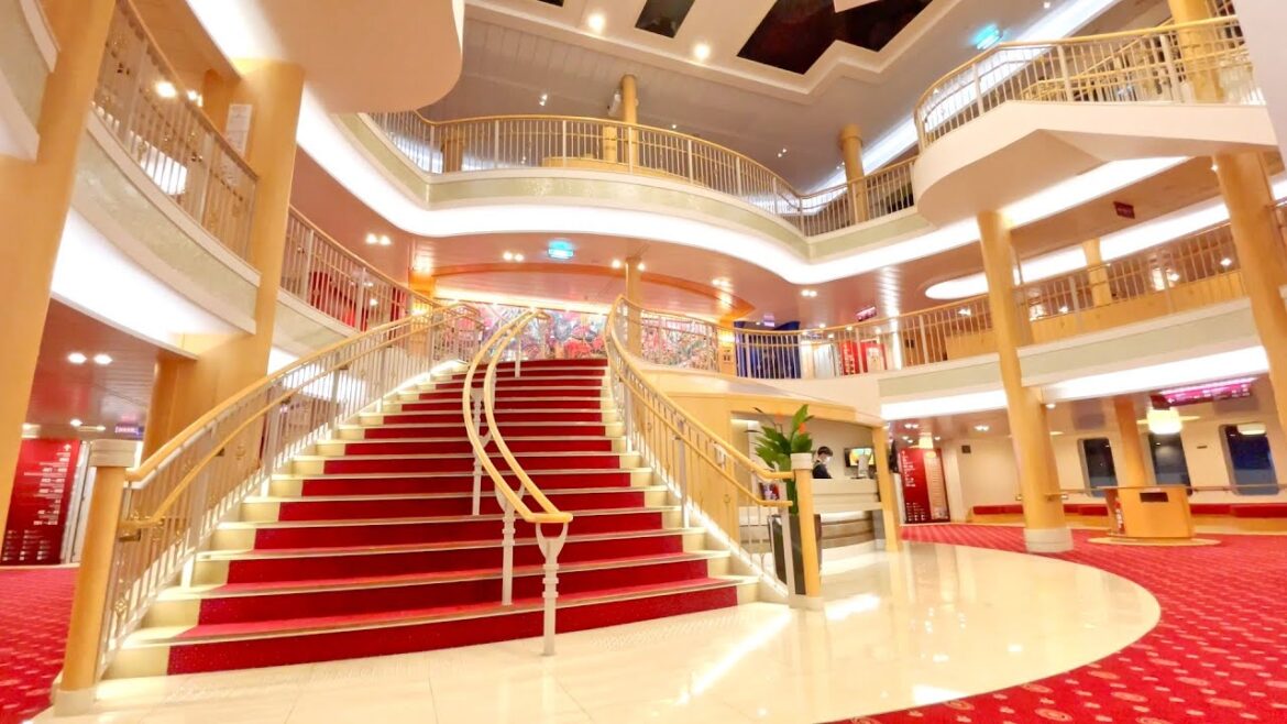 Japan's Luxurious Overnight Ferry Experience｜Osaka→Ehime [Dogo Onsen & Matsuyama Castle] Solo Travel