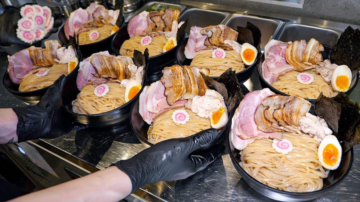 Best noodle!! amazing Japanese dipping Ramen, sold 300 bowls a day! – Korean street food Best noodle!! amazing Japanese dipping Ramen, sold 300 bowls a day! - Korean street food