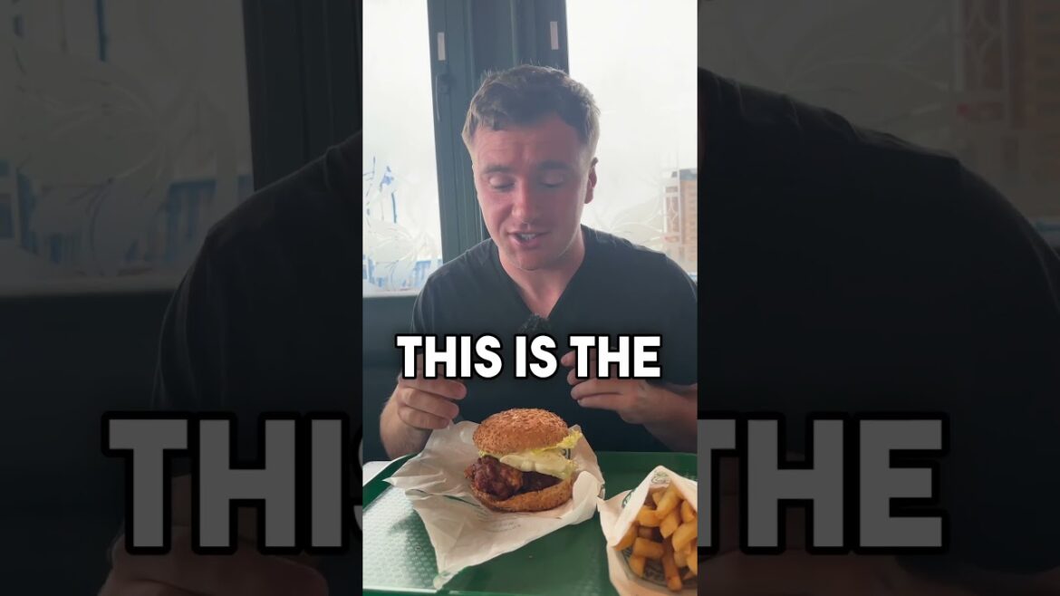 Lucky Pierrot Hamburger - Hakodate, Japan🇯🇵 #asiantravel #japan #travel #hakodate #hokkaido